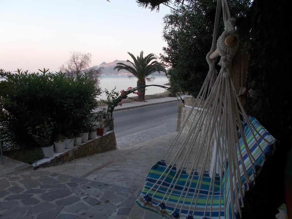 Elena'S Seafront Deluxe Studios Akrotiri  Buitenkant foto